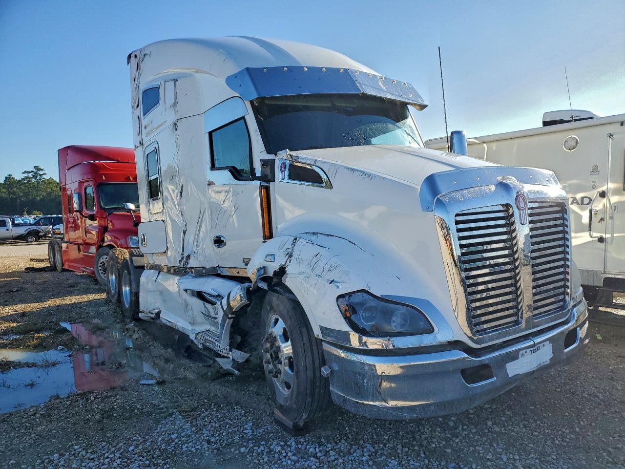 2022 Kenworth T680 Semi Truck