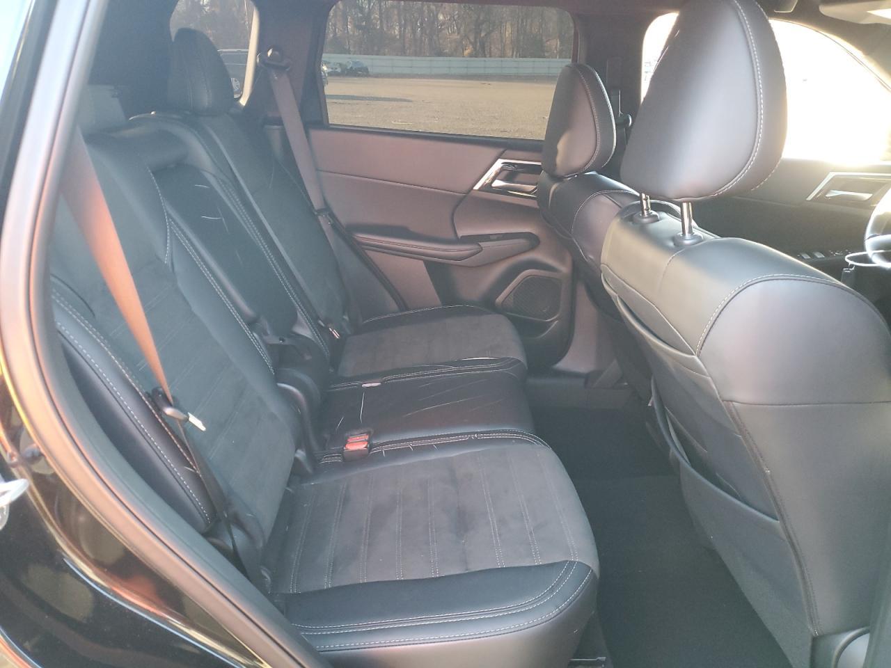 2024 Mitsubishi Outlander se
