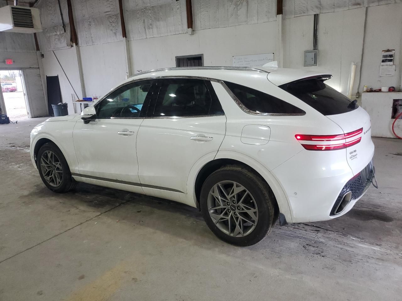 2023 Genesis Gv70 Base