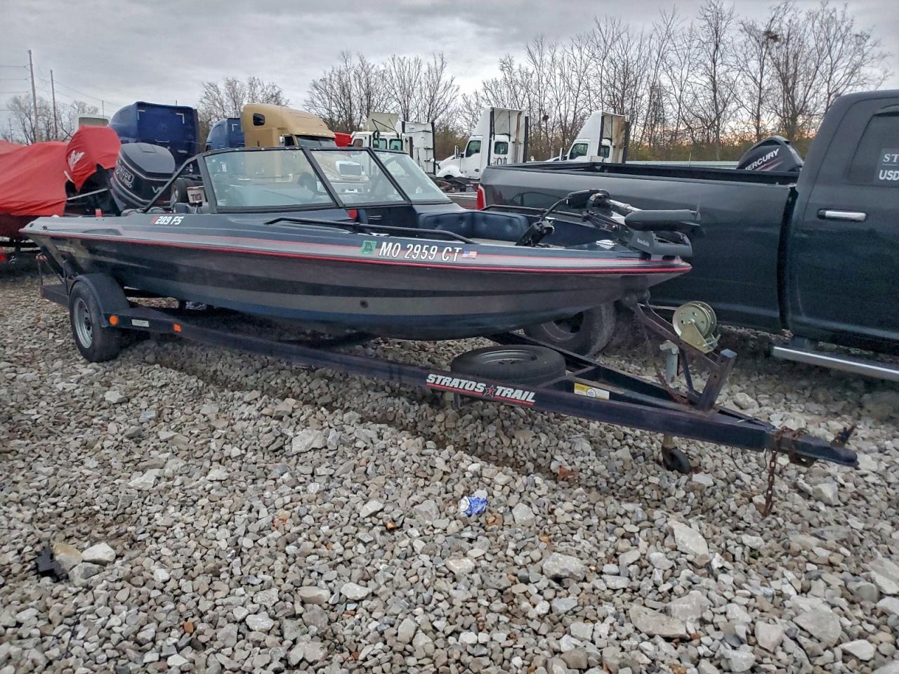 1991 Stratos Boat