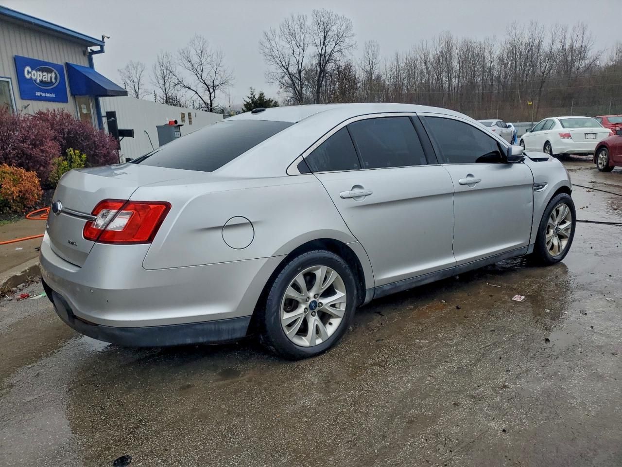 2010 Ford Taurus sel