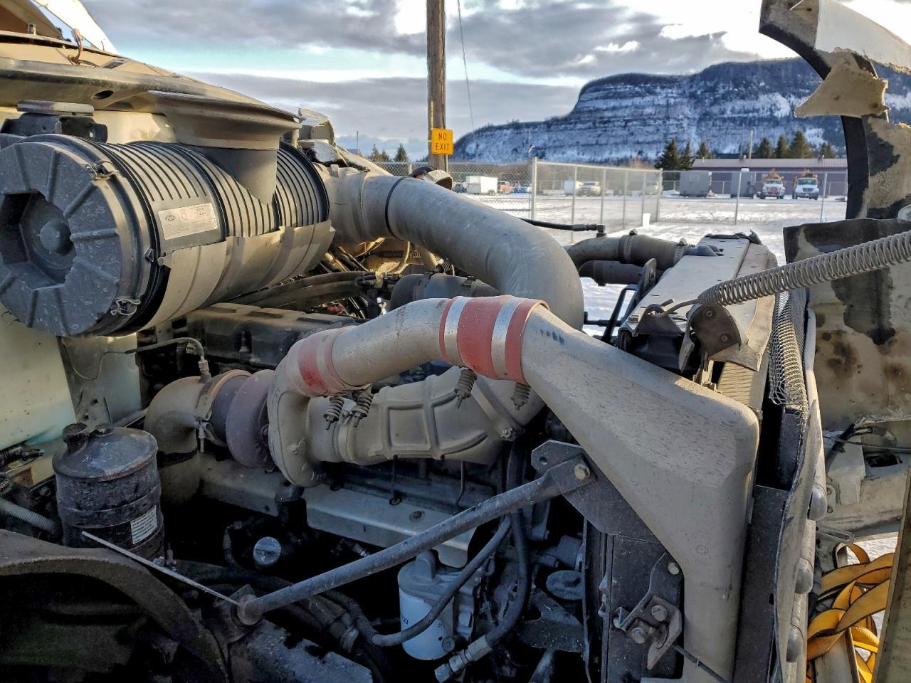 2004 Mack 700 CV700