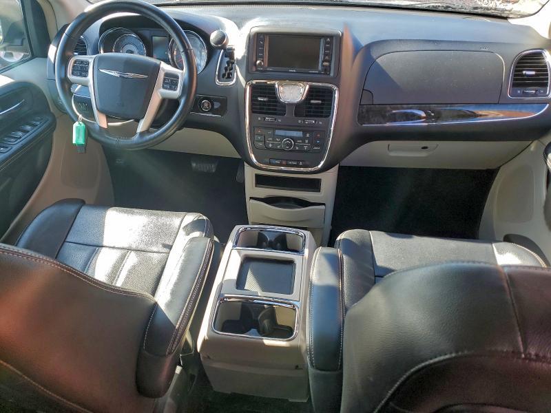 2015 Chrysler Town & Country Touring