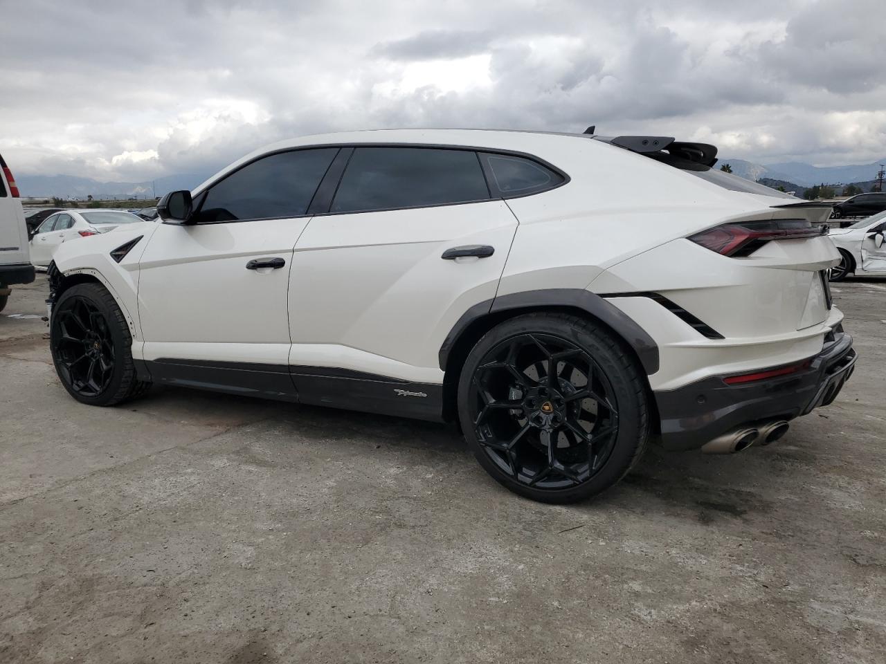 2024 Lamborghini Urus Performante