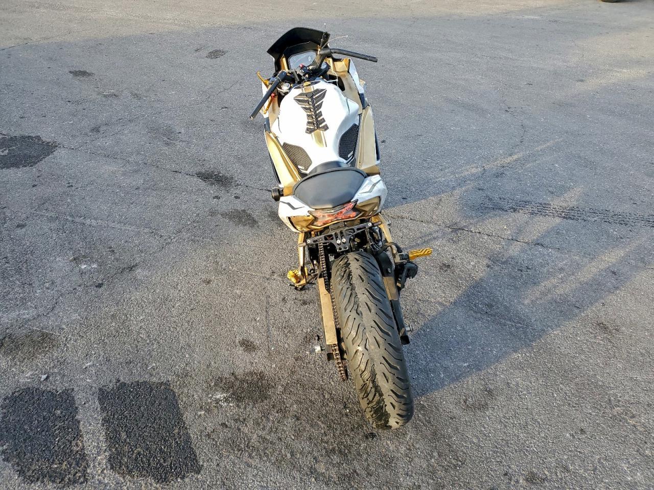 2020 Kawasaki EX650 M