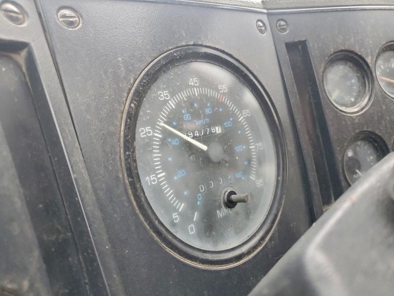 2000 Sterling SC 8000