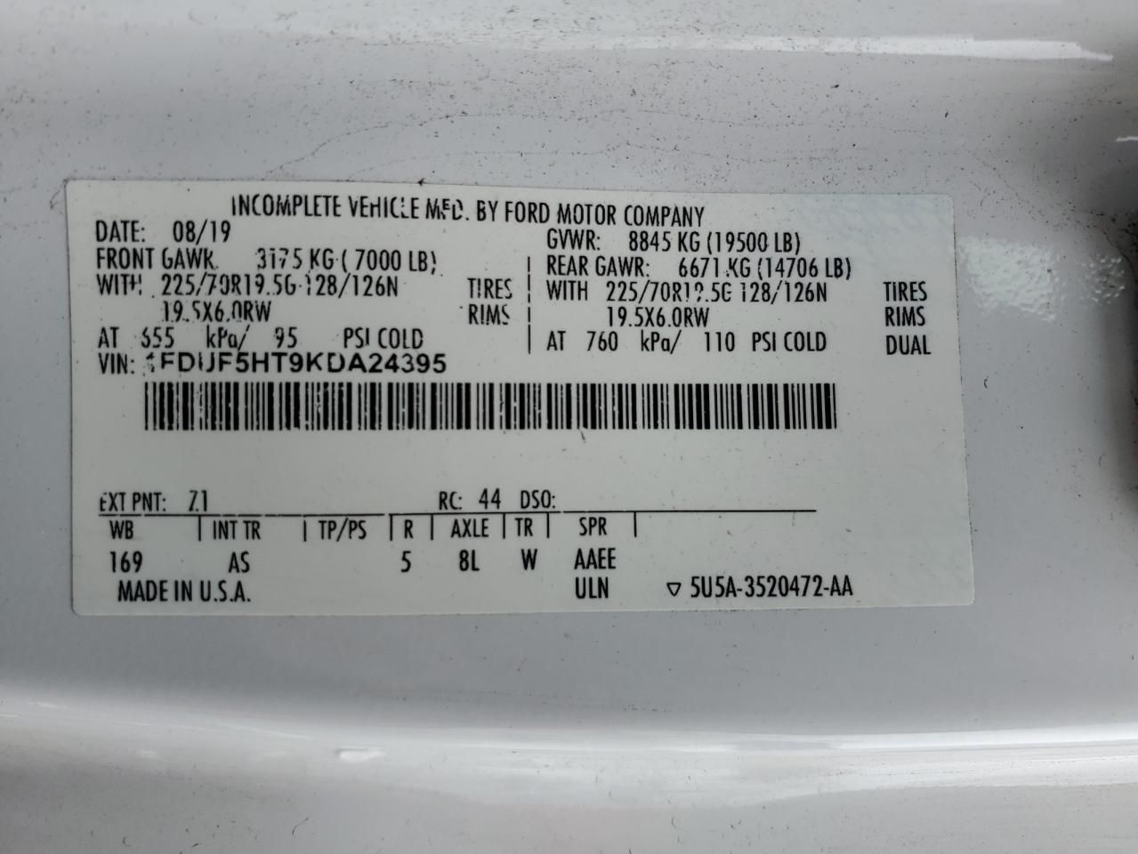 2019 Ford F550 Super Duty Flatbed Truck