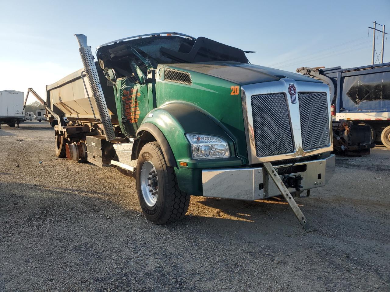 2020 Kenworth T880 Dump Truck