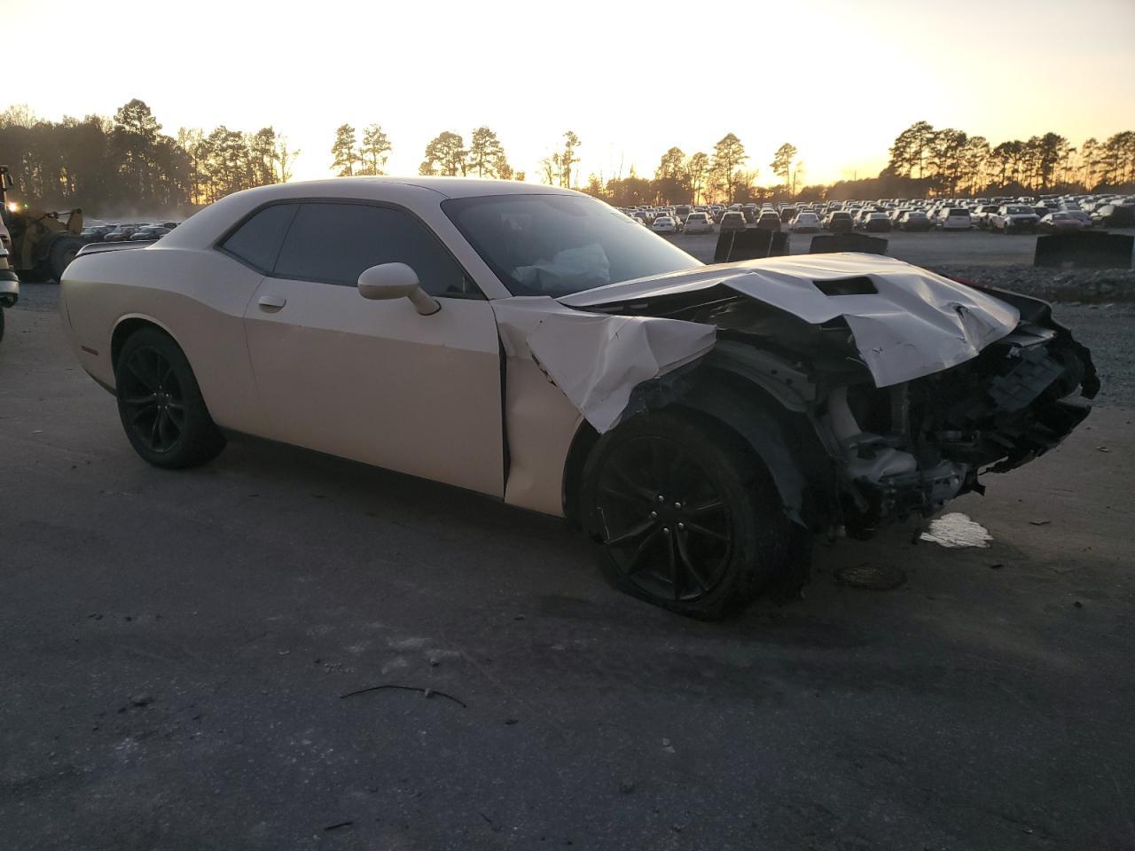 2016 Dodge Challenger sxt