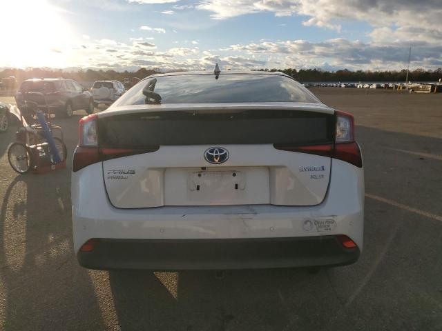 2021 Toyota Prius le