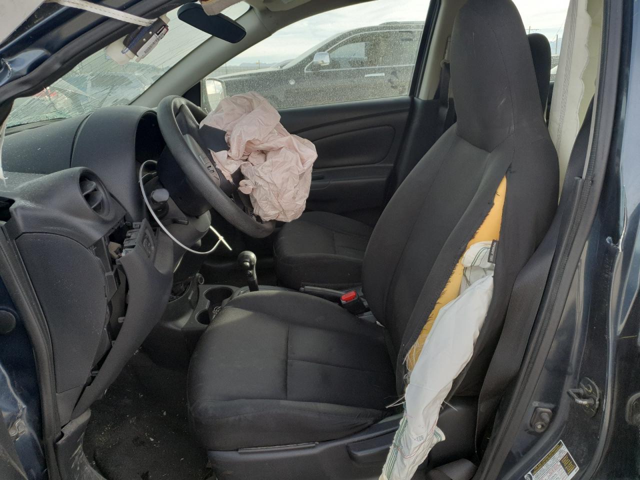 2017 Niss Versa 1.6 s Plus