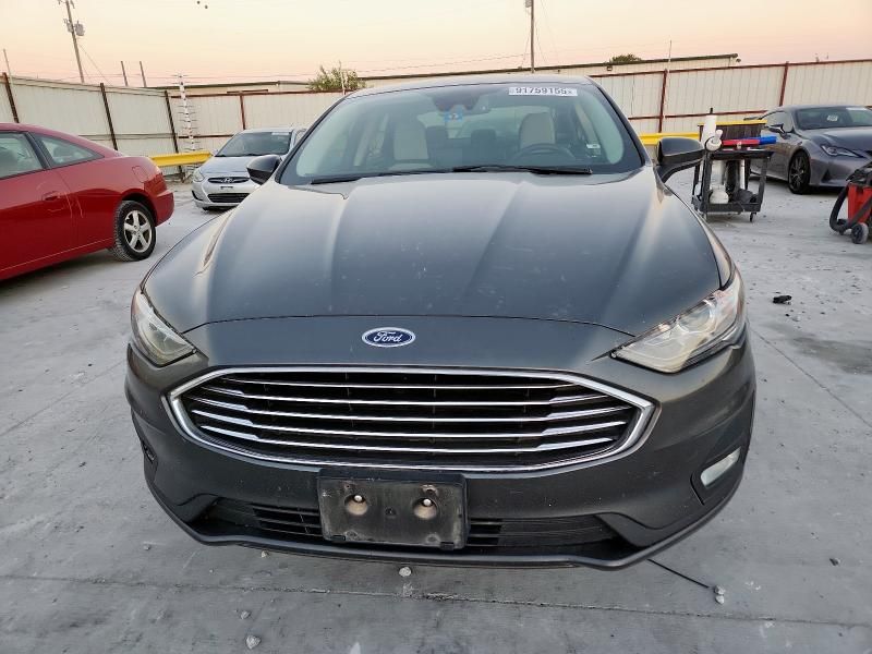 2020 Ford Fusion se