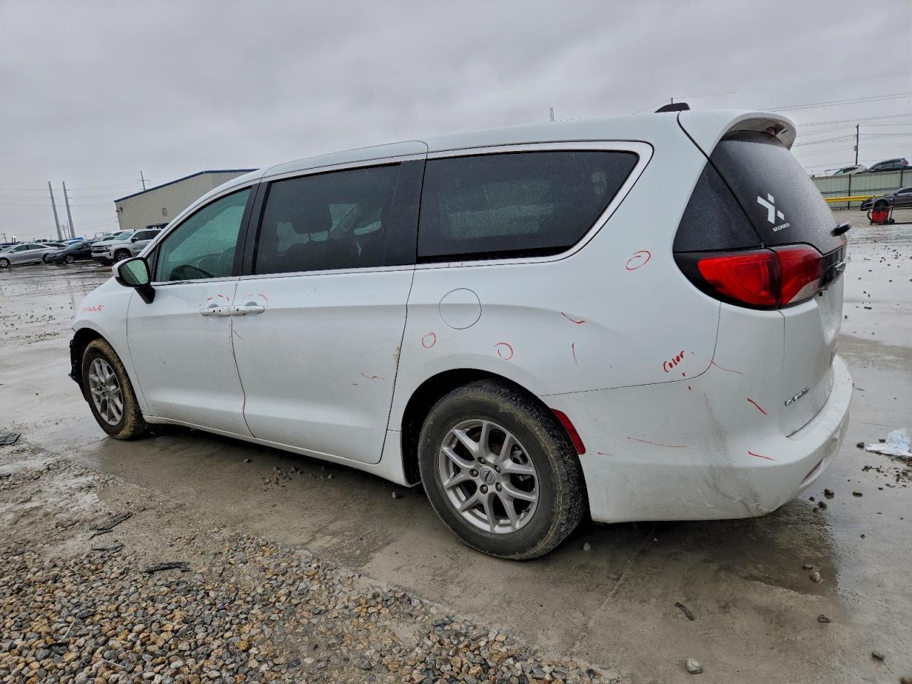 2023 Chrysler Voyager lx