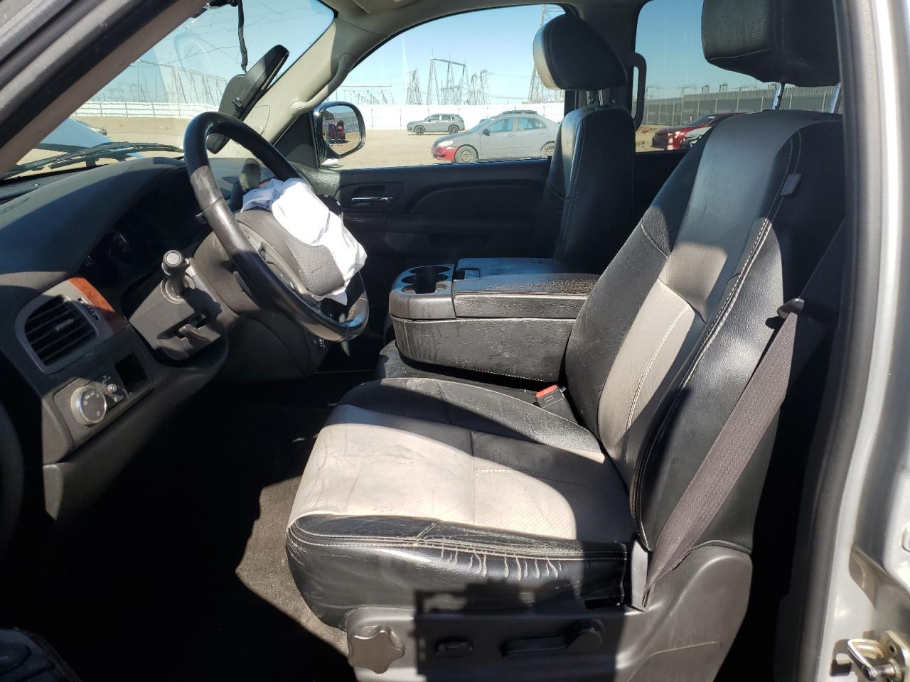 2011 GMC Yukon xl C1500 sle