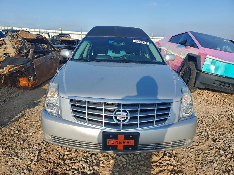2011 Cadillac Professional Chassis