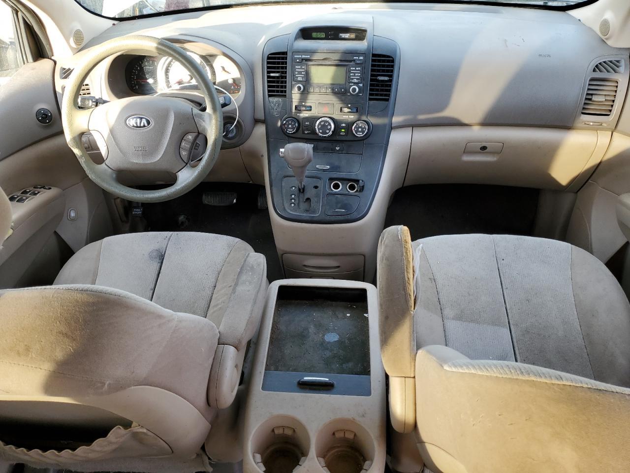 2014 KIA Sedona lx