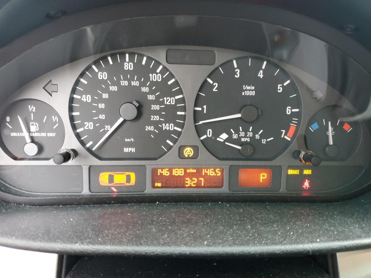 2002 BMW 325 i