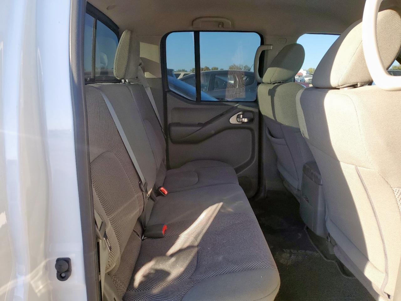 2020 Nissan Frontier s