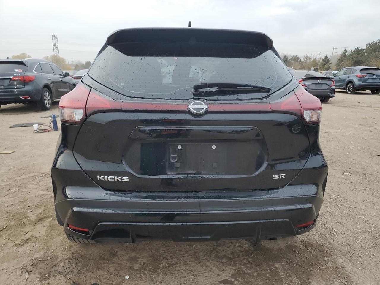 2023 Nissan Kicks sr