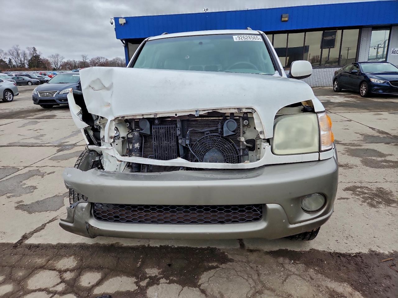 2004 Toyota Sequoia SR5