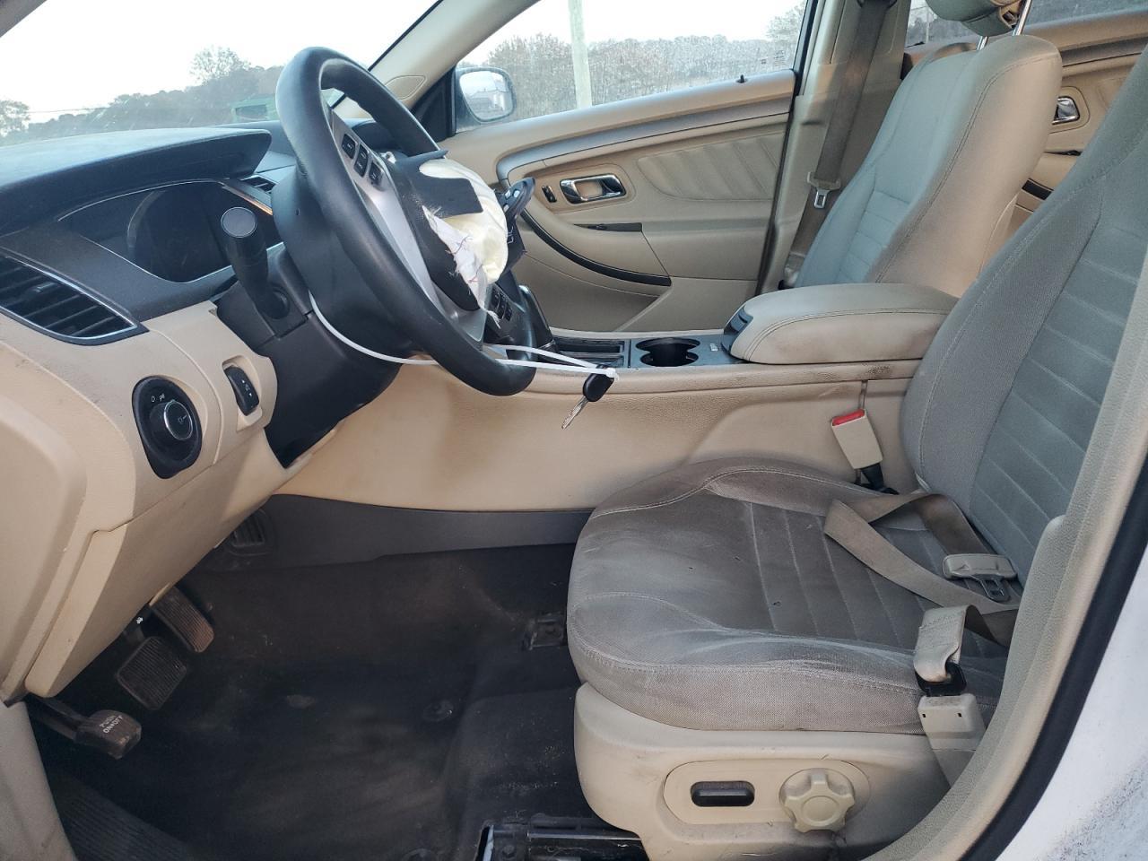 2013 Ford Taurus se