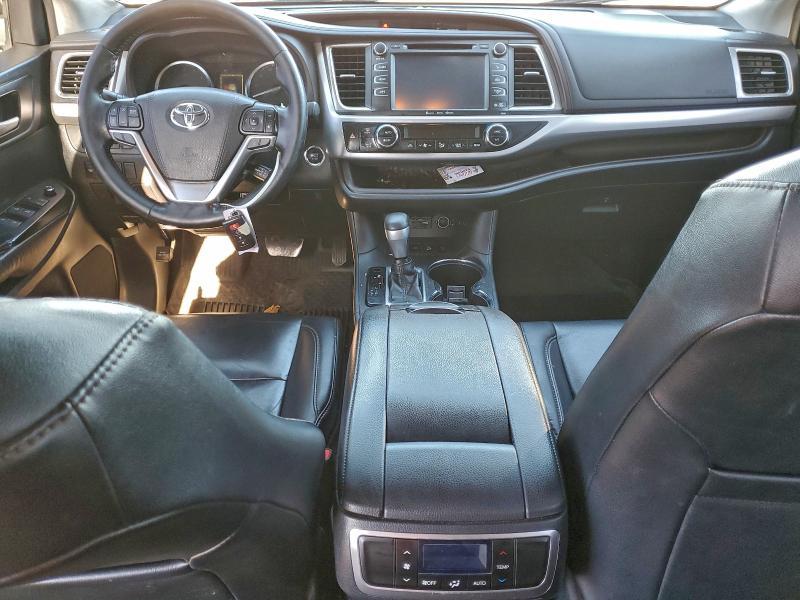 2019 Toyota Highlander se