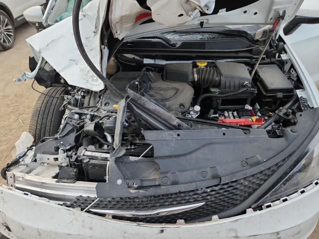 2023 Chrysler Voyager lx