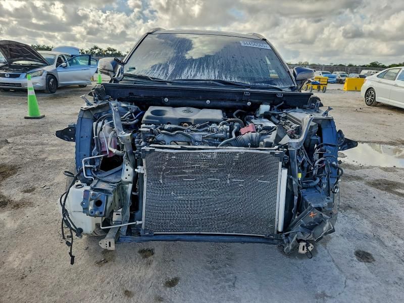 2022 Toyota Rav4 xle