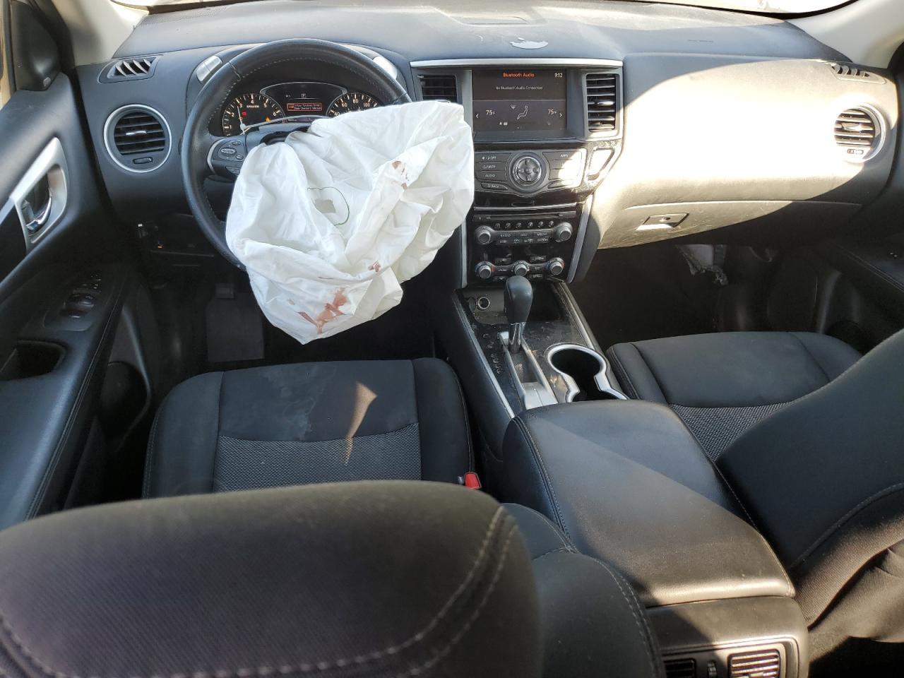 2019 Nissan Pathfinder s