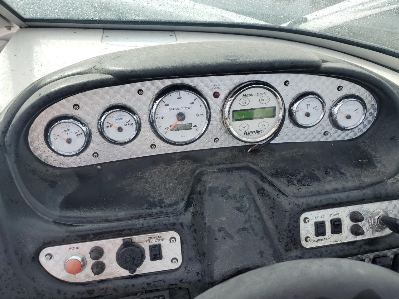 2004 Mastercraft Boat