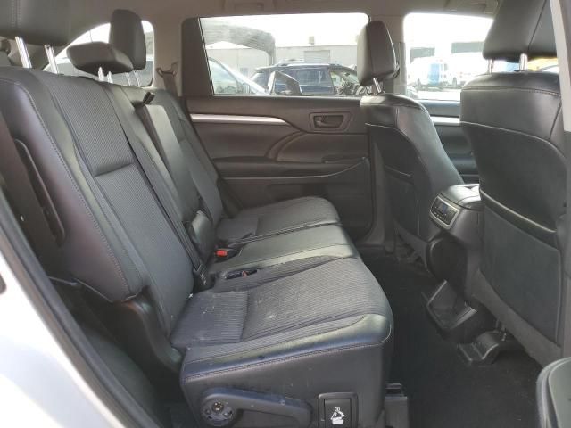 2015 Toyota Highlander le Plus