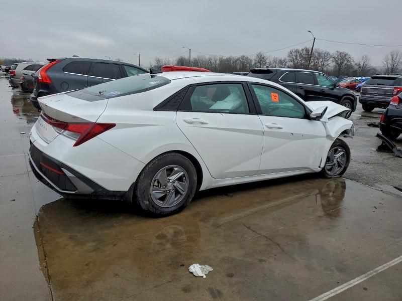 2024 Hyundai Elantra se