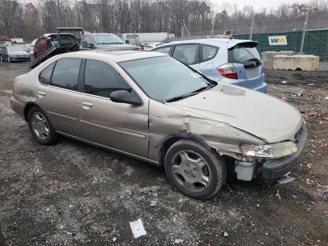2000 Nissan Altima xe