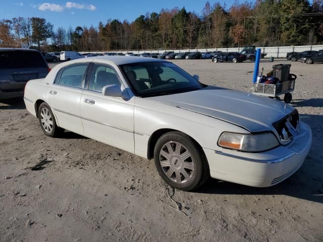 2005 Lincoln Town car Signature Limited