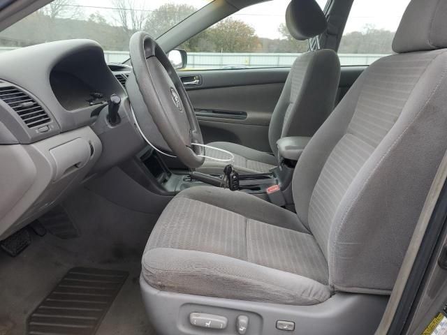 2005 Toyota Camry le