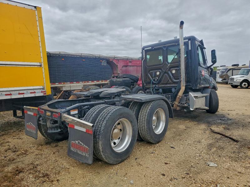 2024 Freigliner 2024 Freightliner Cascadia 116 Semi Truck