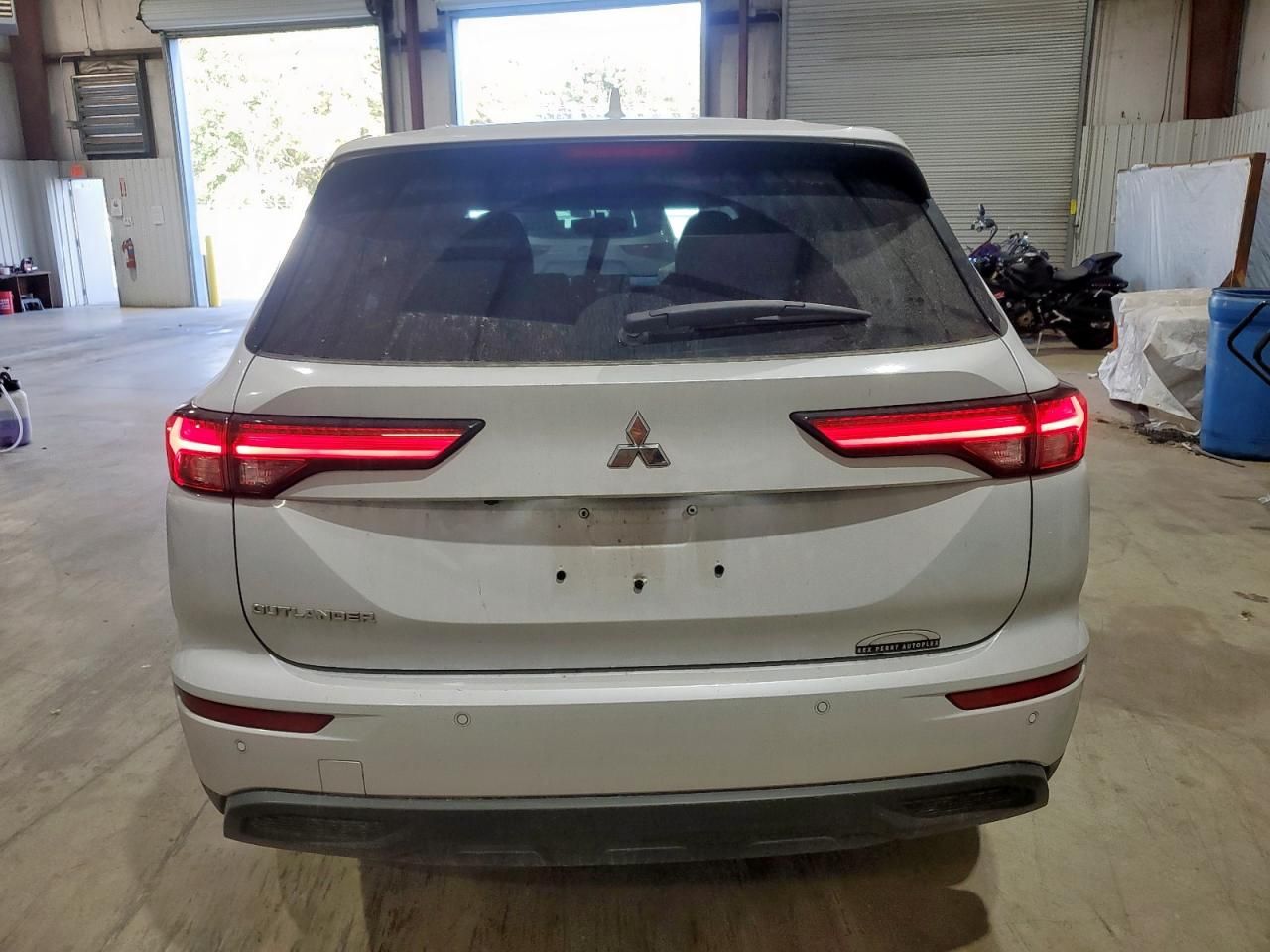 2023 Mitsubishi Outlander es