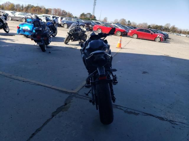 2025 Kawasaki EX650 R