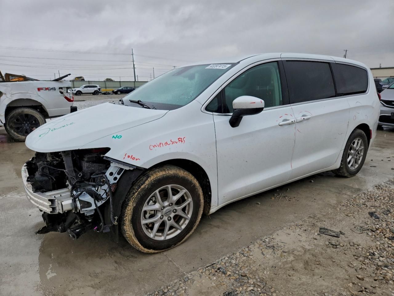 2023 Chrysler Voyager lx
