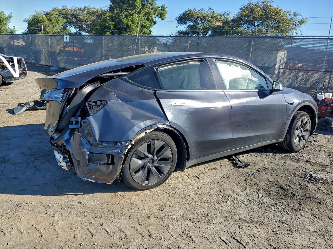 2025 Tesla Model y