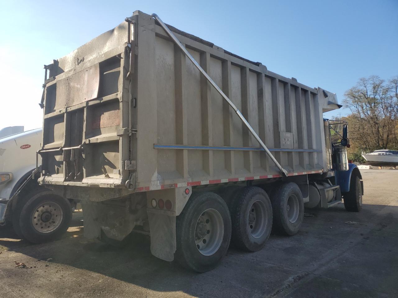 2000 Freightliner Conventional Feed Delivery Truck