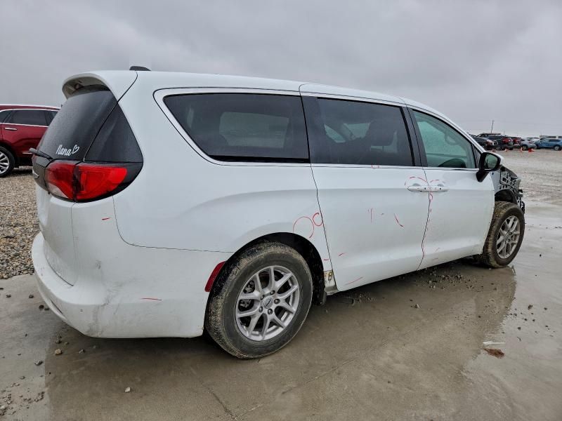 2023 Chrysler Voyager lx