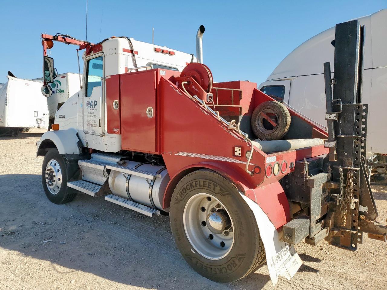 2002 Kenworth T800 Toter Truck