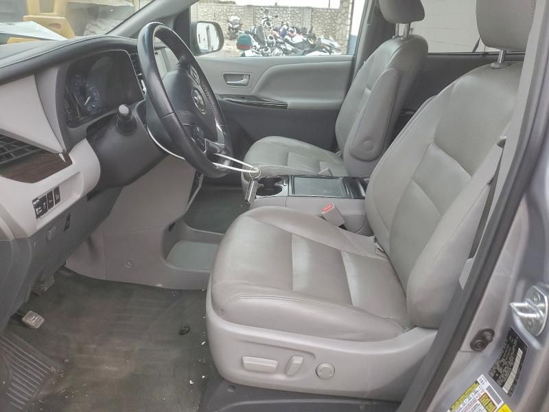 2017 Toyota Sienna xle