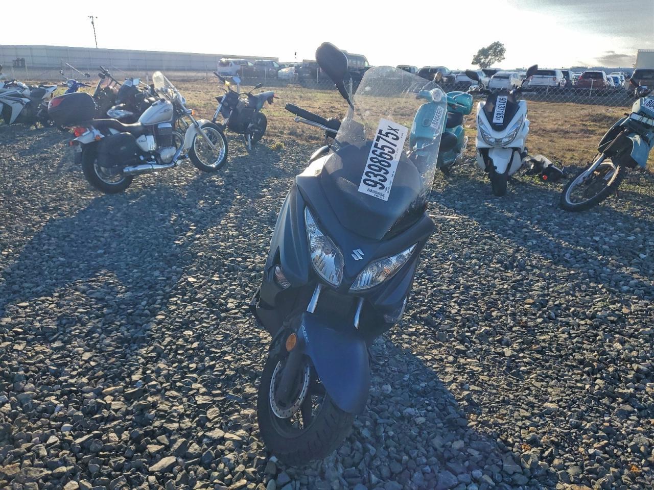 2022 Suzuki UH200