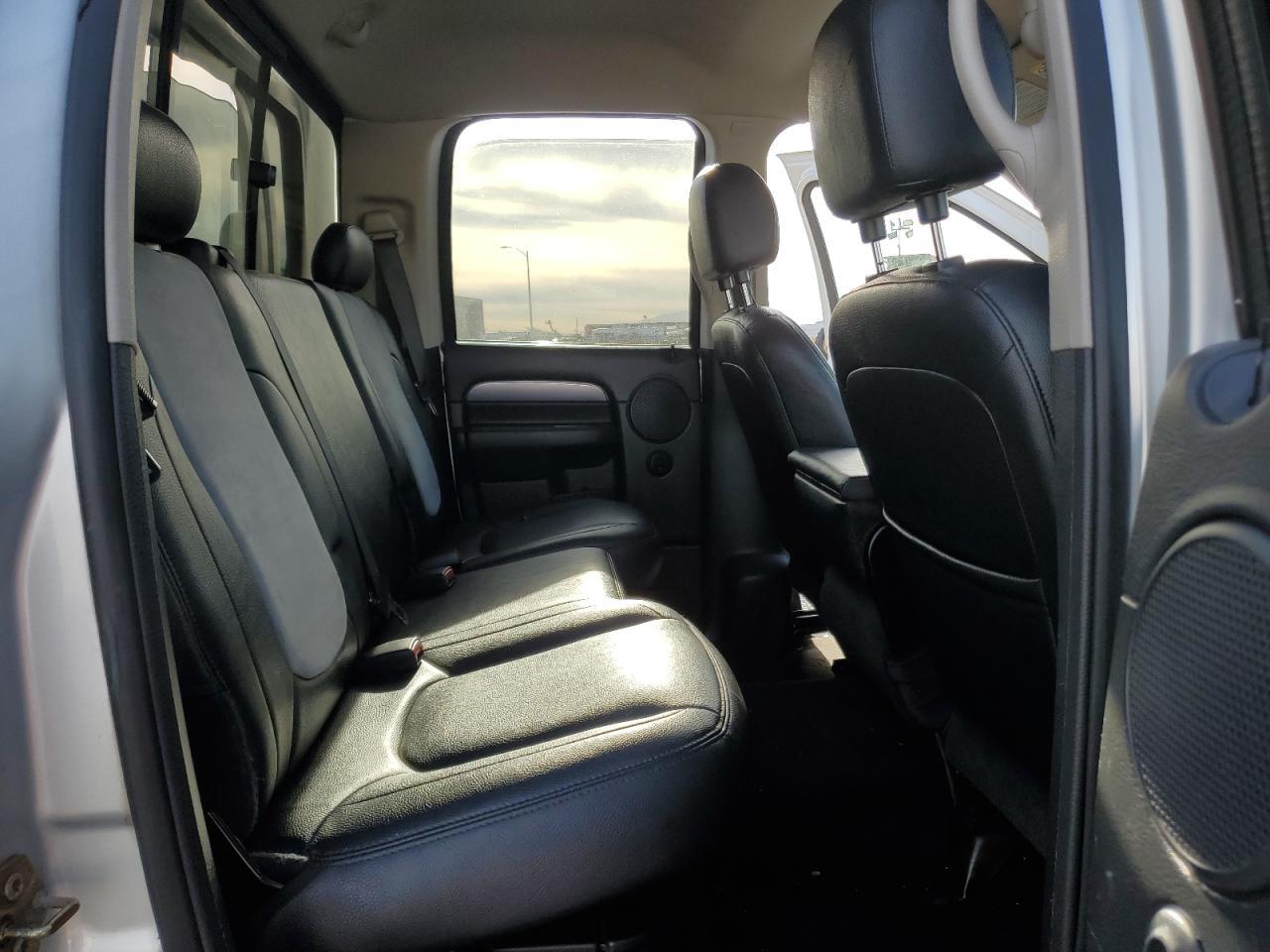 2005 Dodge RAM 3500 ST