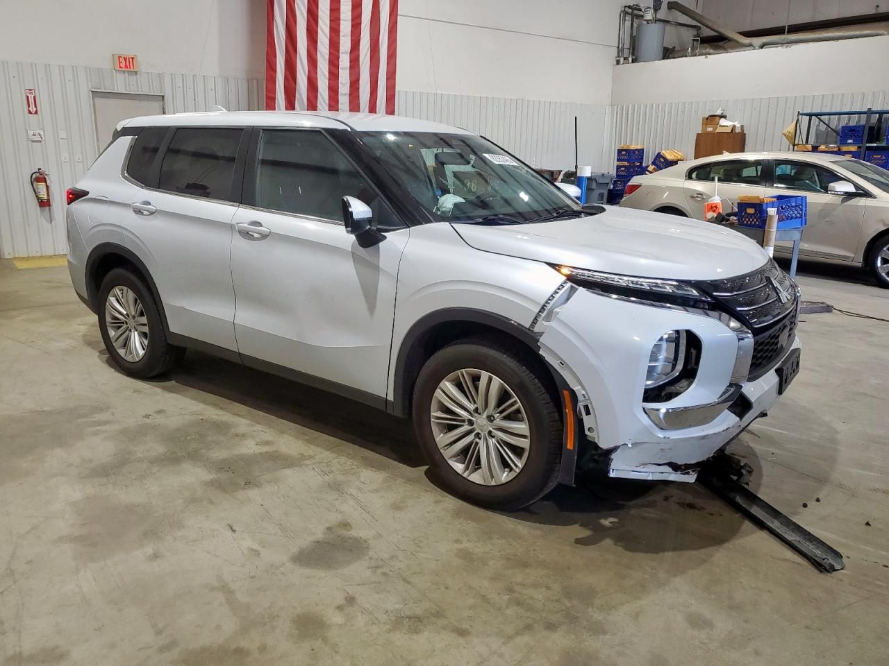 2023 Mitsubishi Outlander es