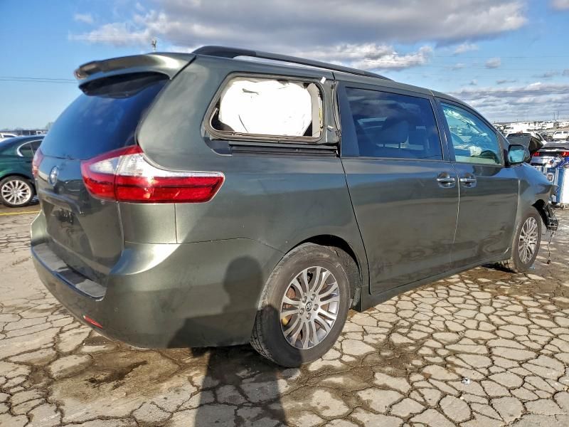 2019 Toyota Sienna xle