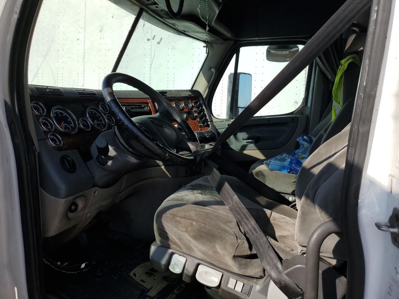 2016 Freigliner 2016 Freightliner Cascadia 125 Semi Truck