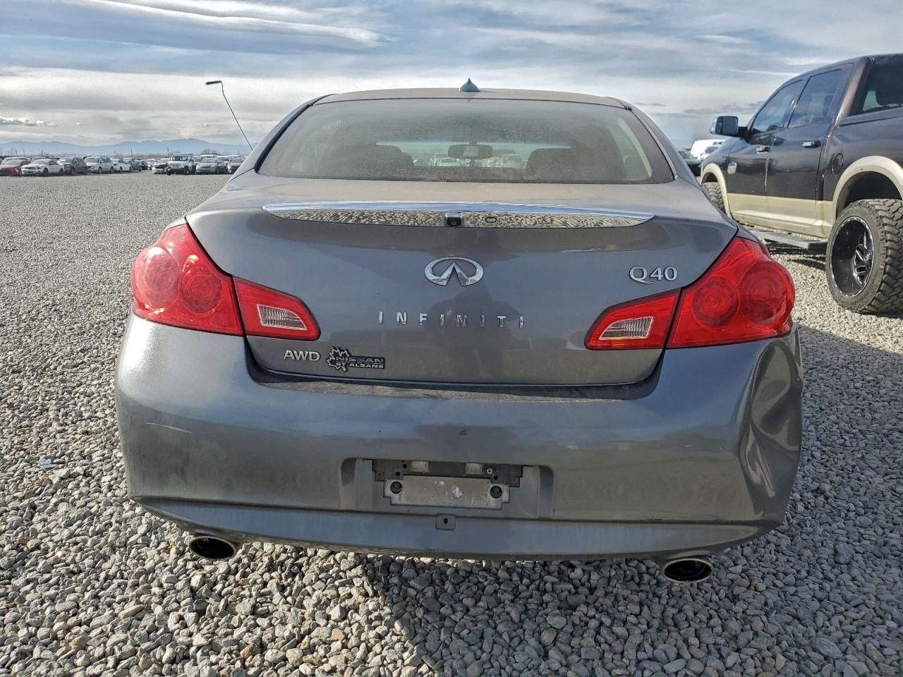 2015 Infiniti Q40